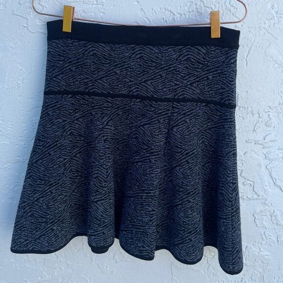 ALC Womens Shimmered Pleated Knitted Mini Skirt Black Sz Medium - Picture 1 of 6